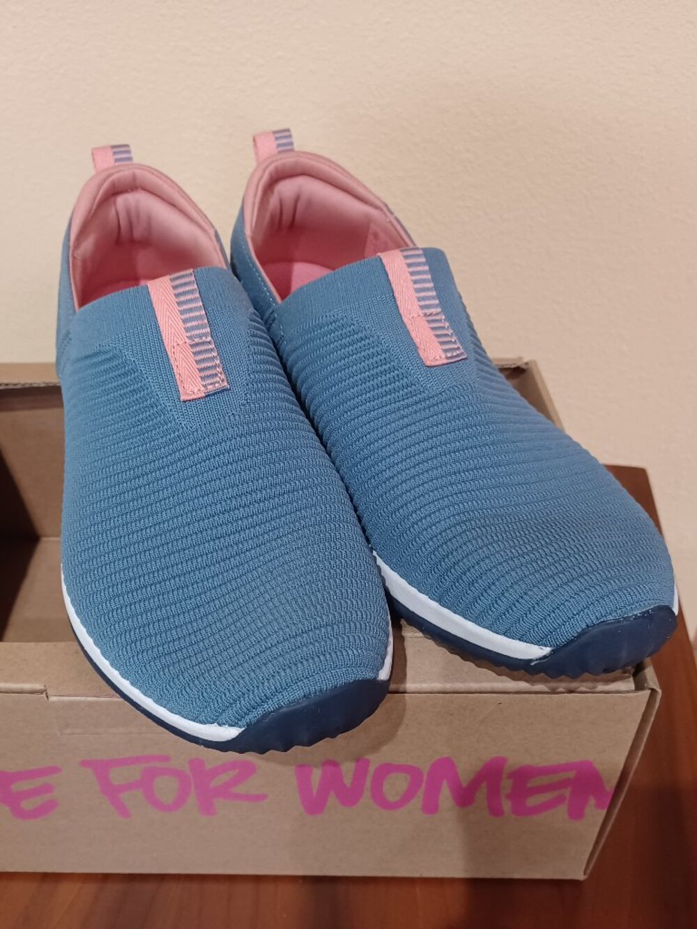 NWOB Ryka Echo Knit Slip On Sneakers NEW Size 8 M Atlantic Blue - Picture 2 of 6
